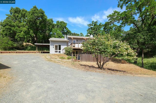 165 Topaz Ln, Pleasant Hill, CA 94523