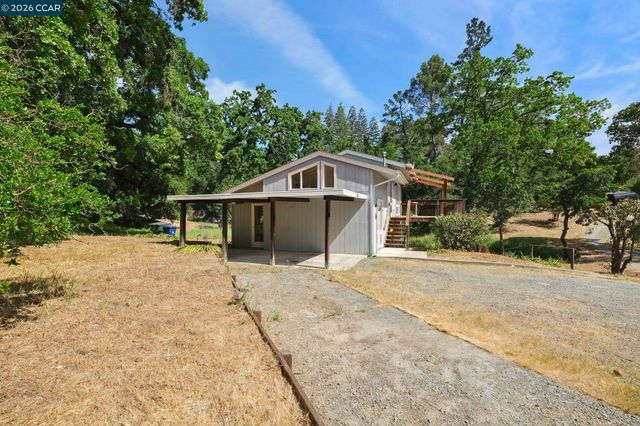 165 Topaz Ln, Pleasant Hill, CA 94523