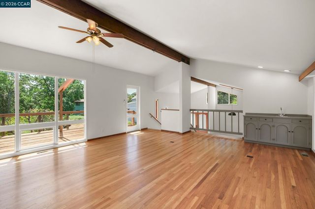 165 Topaz Ln, Pleasant Hill, CA 94523