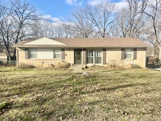 1368 Saint Anne St, Lewisburg, TN 37091