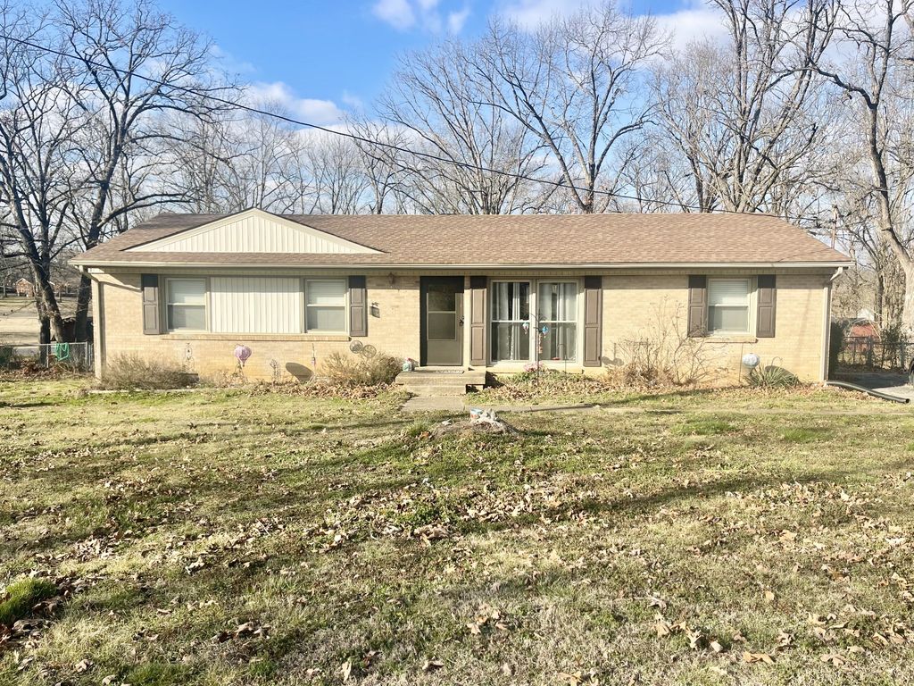 1368 Saint Anne St, Lewisburg, TN 37091