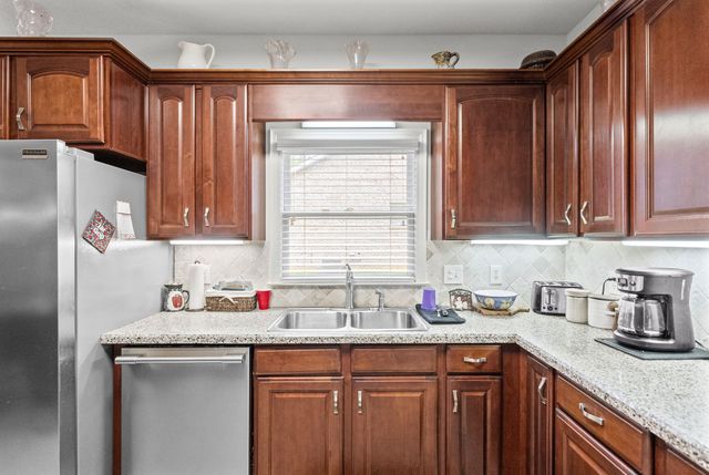 5 Abby Lynn Cir, Clarksville, TN 37043