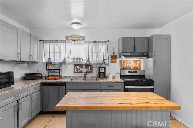 1417 W Marshall Boulevard, San Bernardino, CA 92405