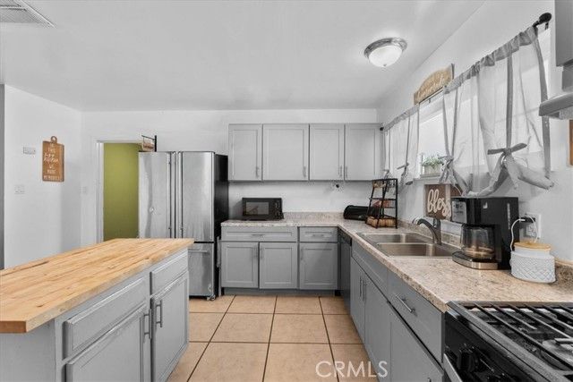 1417 W Marshall Boulevard, San Bernardino, CA 92405