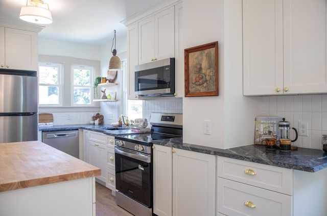 47 Hartford Ter, Springfield, MA 01118