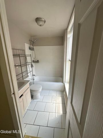 72 Bassett Street, Albany, NY 12202