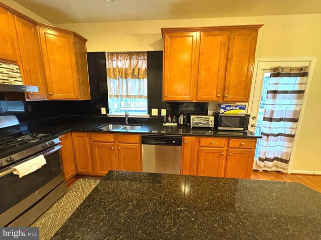 44071 EASTGATE VIEW DR, Chantilly, VA 20152