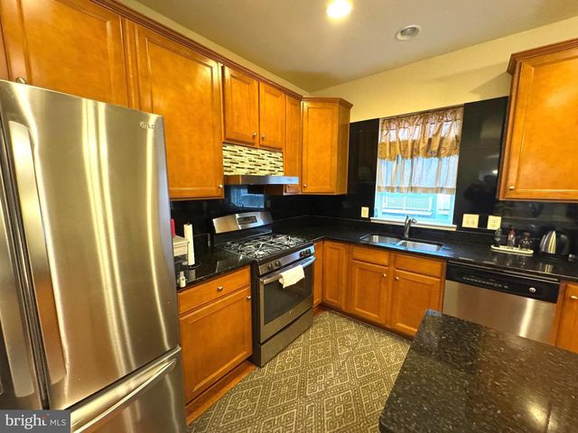 44071 EASTGATE VIEW DR, Chantilly, VA 20152