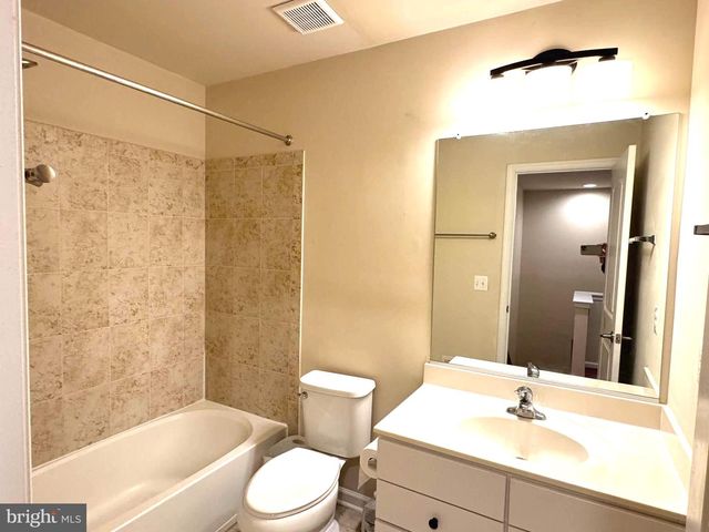 44071 EASTGATE VIEW DR, Chantilly, VA 20152