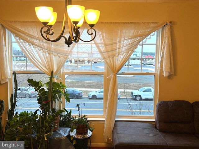 44071 EASTGATE VIEW DR, Chantilly, VA 20152