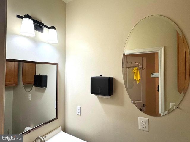 44071 EASTGATE VIEW DR, Chantilly, VA 20152