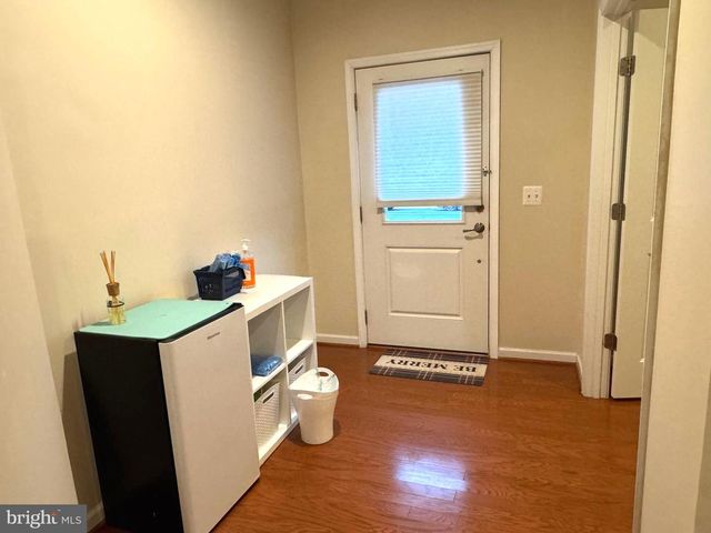 44071 EASTGATE VIEW DR, Chantilly, VA 20152