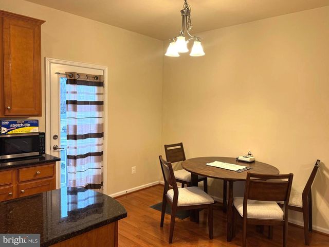 44071 EASTGATE VIEW DR, Chantilly, VA 20152