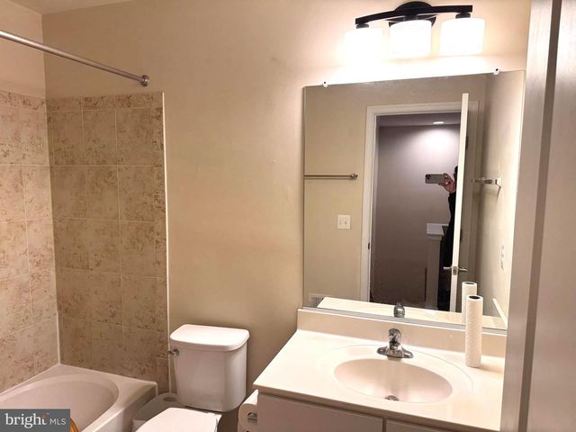 44071 EASTGATE VIEW DR, Chantilly, VA 20152