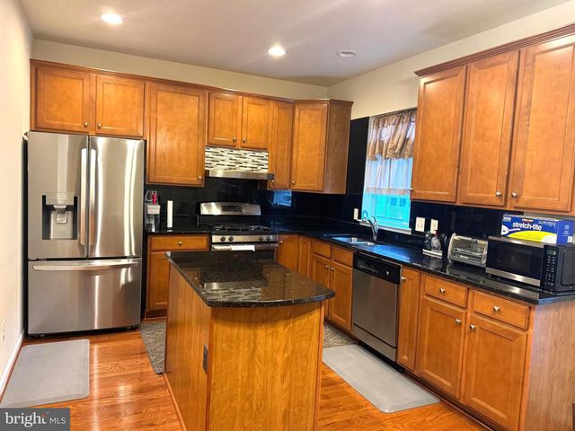 44071 EASTGATE VIEW DR, Chantilly, VA 20152