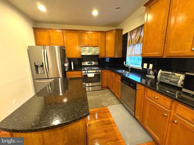 44071 EASTGATE VIEW DR, Chantilly, VA 20152