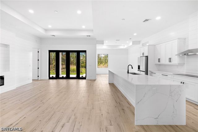 3342 70th AVE NE, Naples, FL 34120