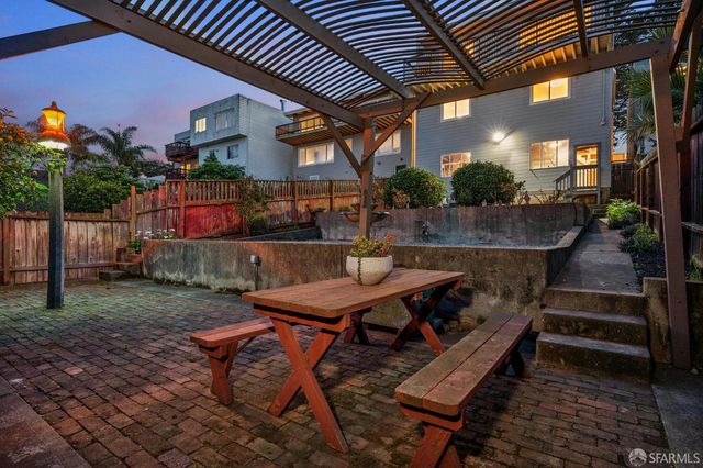 851 Bowdoin Street, San Francisco, CA 94134