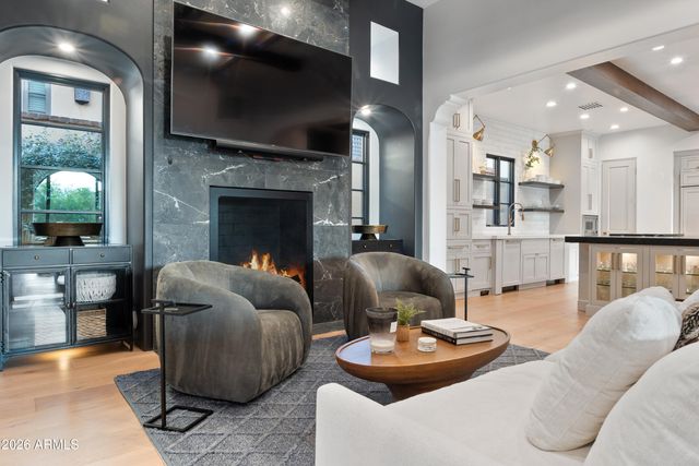 10244 E WINDRUNNER Drive, Scottsdale, AZ 85255