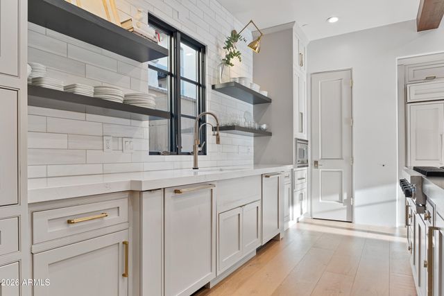 10244 E WINDRUNNER Drive, Scottsdale, AZ 85255