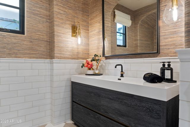 10244 E WINDRUNNER Drive, Scottsdale, AZ 85255