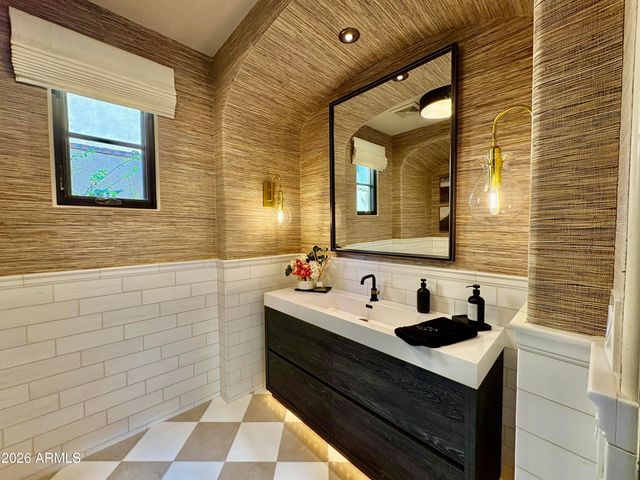 10244 E WINDRUNNER Drive, Scottsdale, AZ 85255