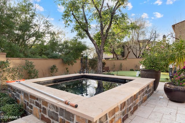 10244 E WINDRUNNER Drive, Scottsdale, AZ 85255