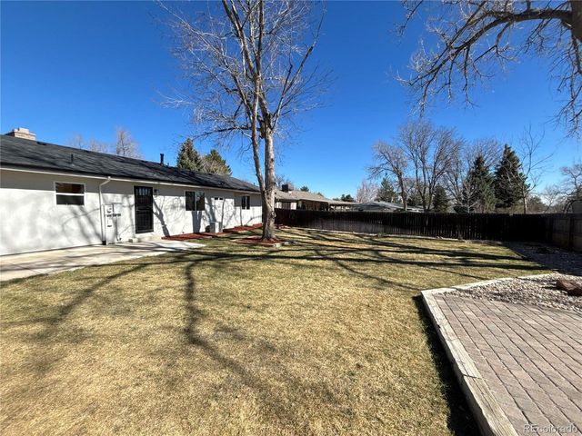 7038 W Frost Pl, Littleton, CO 80128