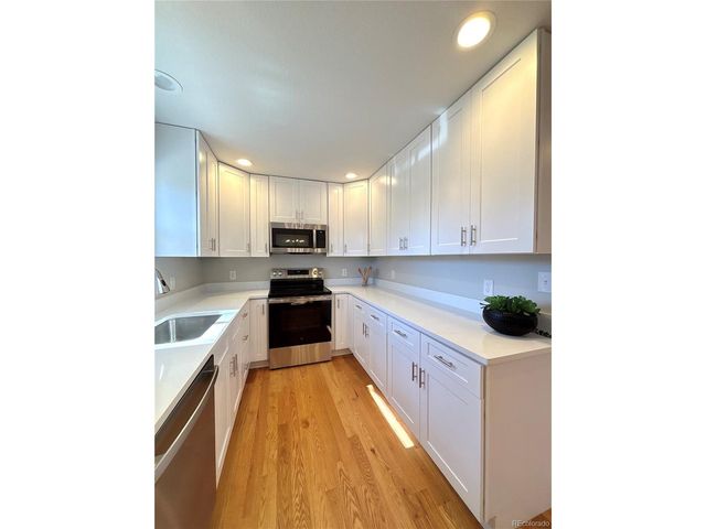 7038 W Frost Pl, Littleton, CO 80128