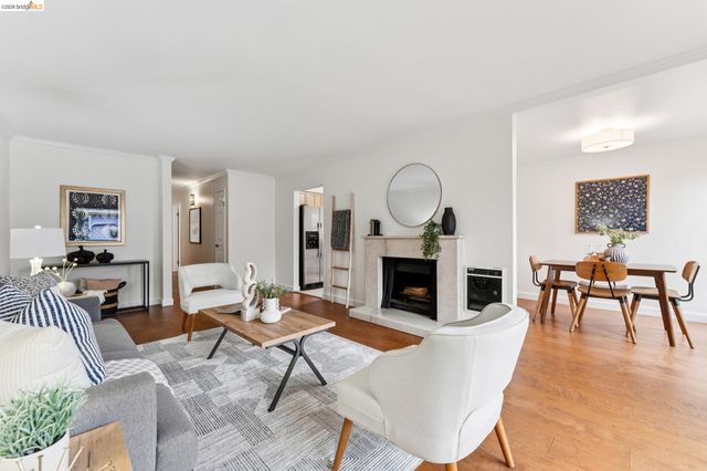 77 Fairmount Ave 203, Oakland, CA 94611