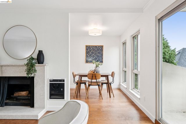 77 Fairmount Ave 203, Oakland, CA 94611