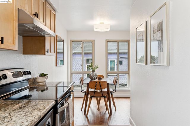77 Fairmount Ave 203, Oakland, CA 94611