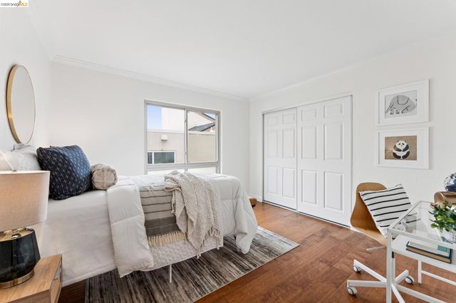 77 Fairmount Ave 203, Oakland, CA 94611