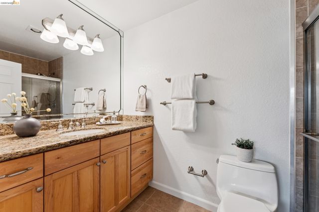 77 Fairmount Ave 203, Oakland, CA 94611
