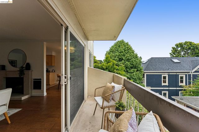 77 Fairmount Ave 203, Oakland, CA 94611