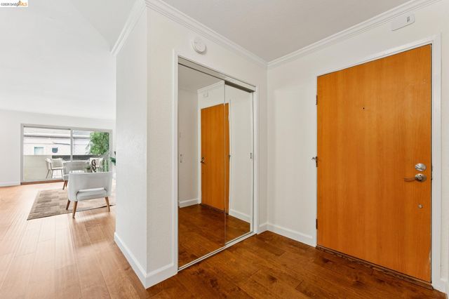 77 Fairmount Ave 203, Oakland, CA 94611