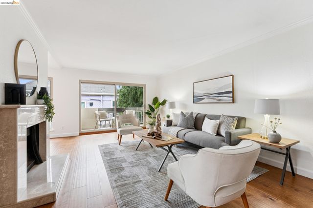 77 Fairmount Ave 203, Oakland, CA 94611