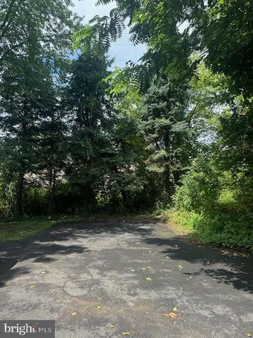 319 RUNNYMEDE AVE, Jenkintown, PA 19046