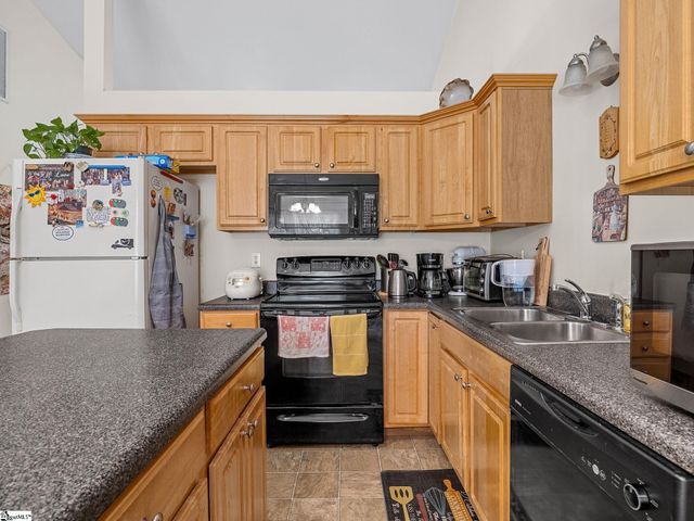 207 Gibbs Road, Wellford, SC 29385