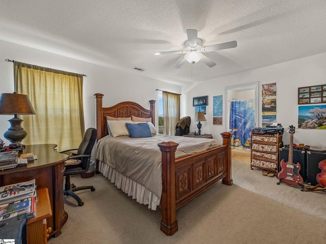 207 Gibbs Road, Wellford, SC 29385