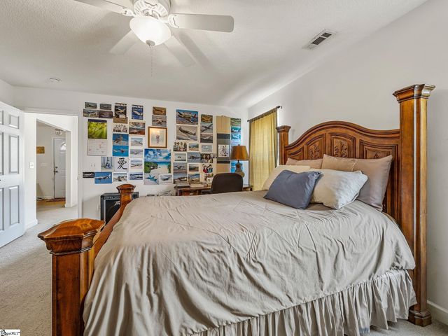 207 Gibbs Road, Wellford, SC 29385