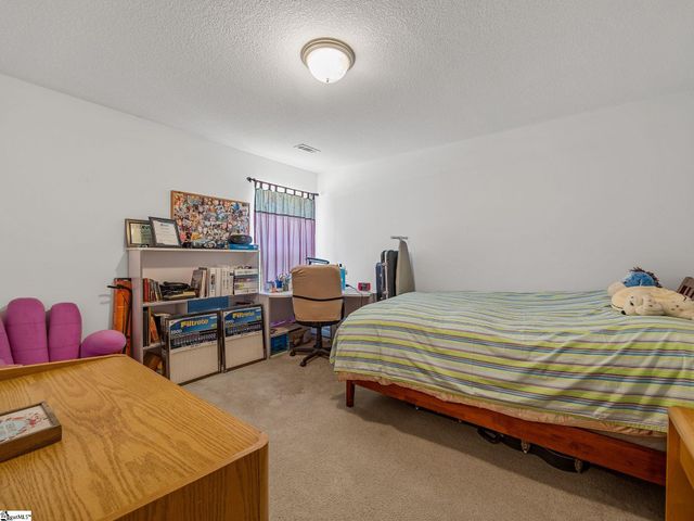 207 Gibbs Road, Wellford, SC 29385