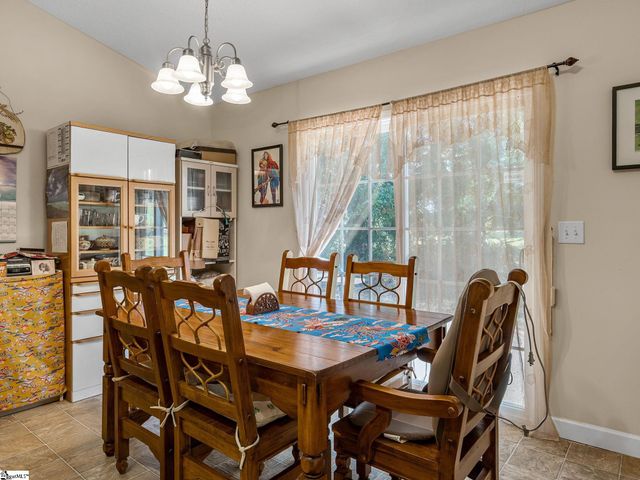 207 Gibbs Road, Wellford, SC 29385