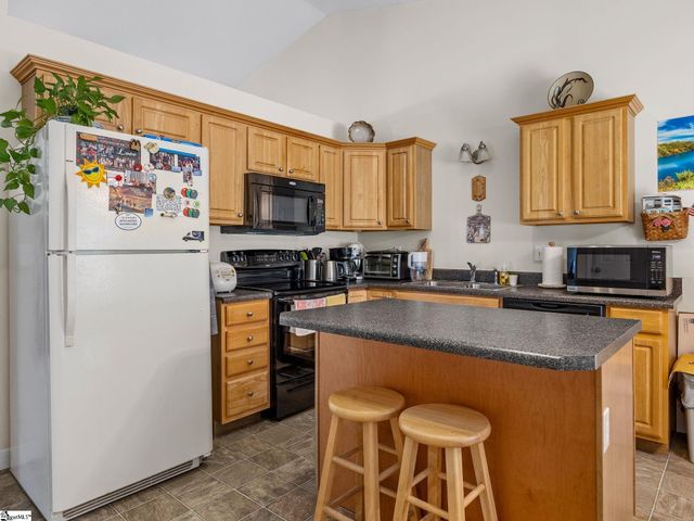 207 Gibbs Road, Wellford, SC 29385