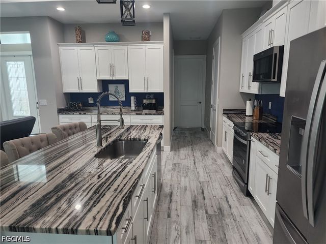 3801 Kismet Lakes LN, Cape Coral, FL 33993