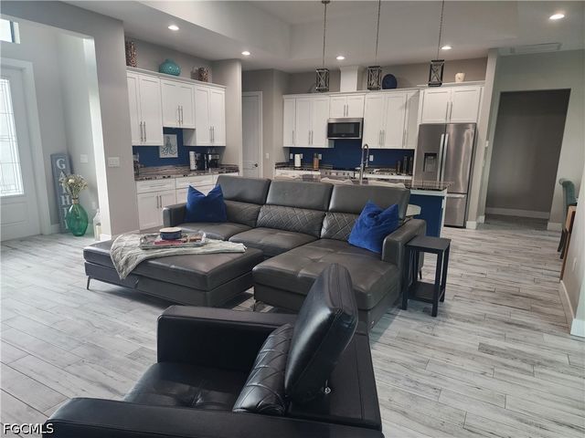 3801 Kismet Lakes LN, Cape Coral, FL 33993
