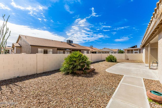 1601 E HAZELTINE Way, Chandler, AZ 85249