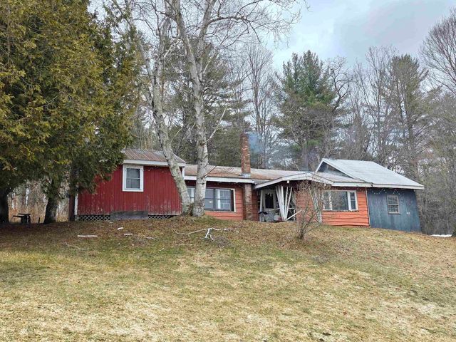 2986 VT Route 122, Sheffield, VT 05866