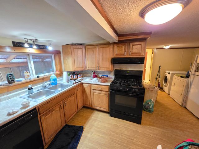 2986 VT Route 122, Sheffield, VT 05866