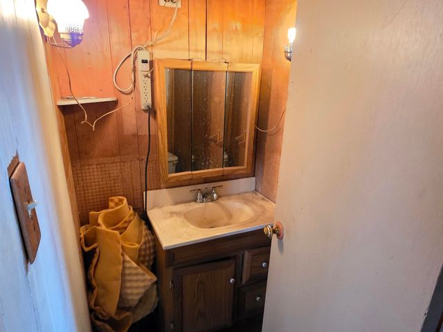 2986 VT Route 122, Sheffield, VT 05866